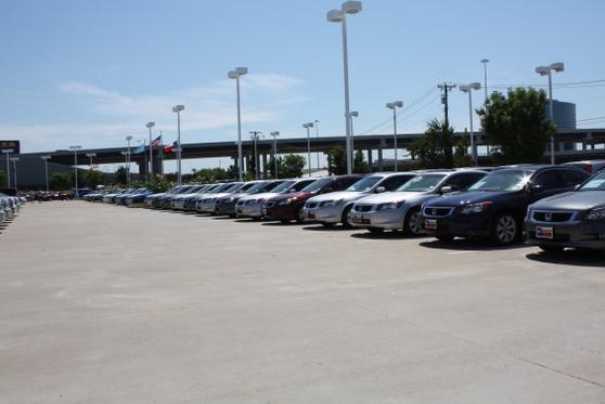 Dealership gallery photo 10