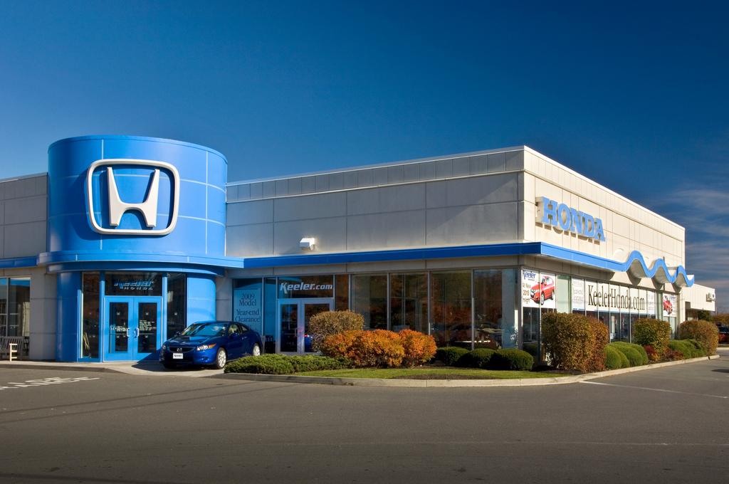 Dealership gallery photo 1