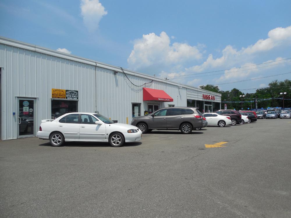 Dealership gallery photo 9