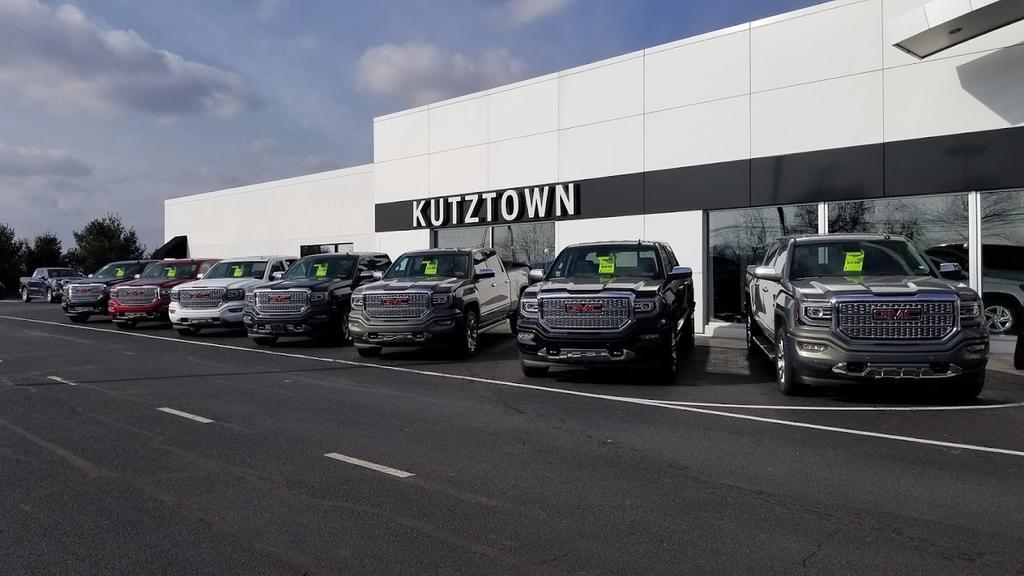 Dealership gallery photo 1