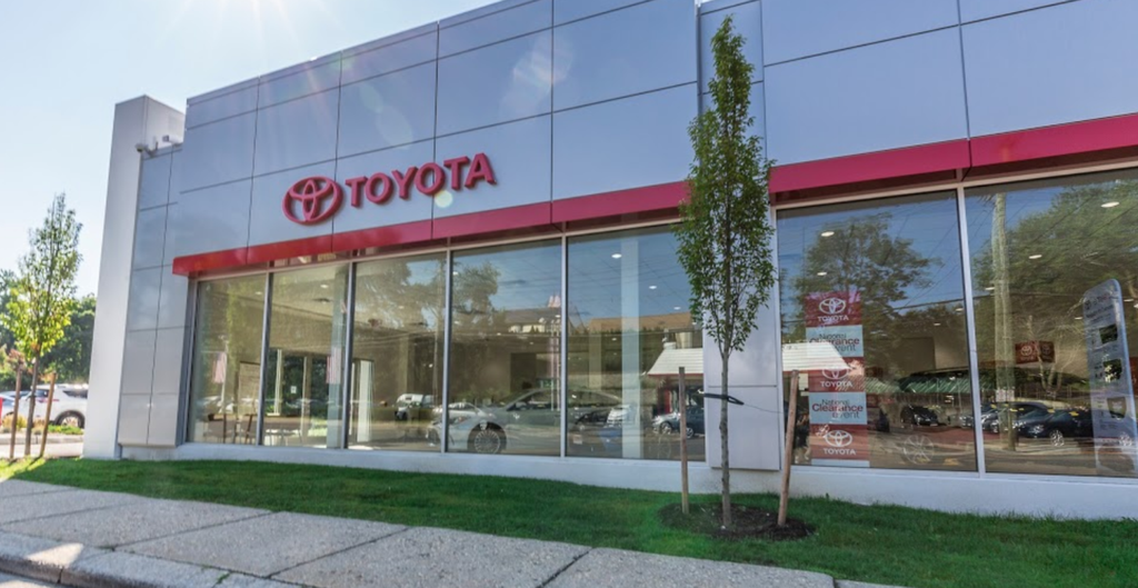 Dealership gallery photo 1