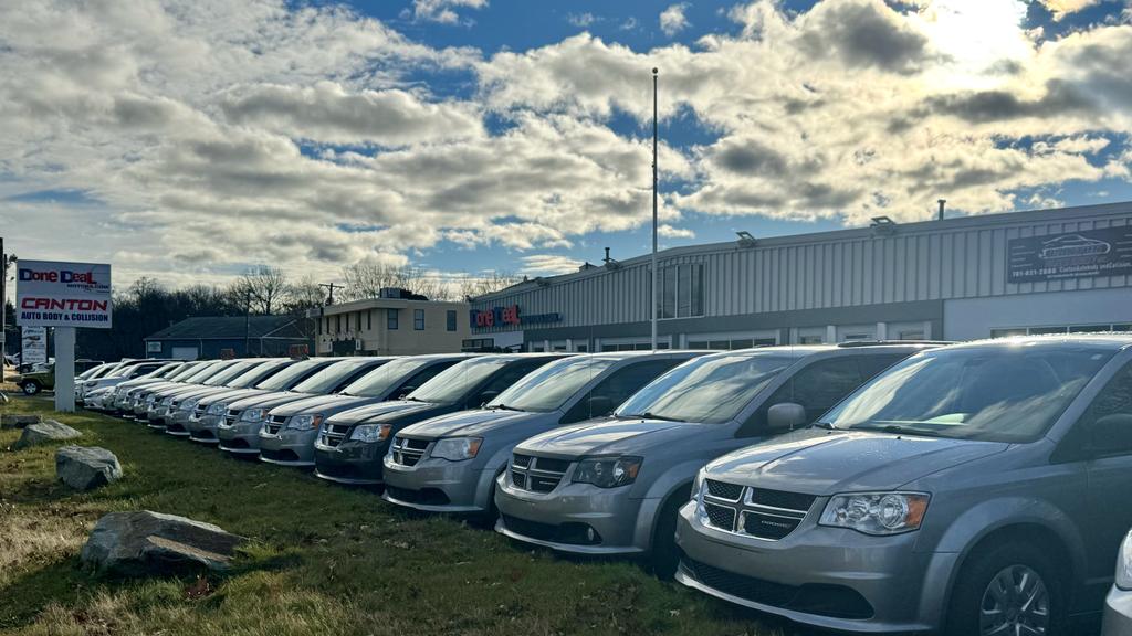 Dealership gallery photo 4