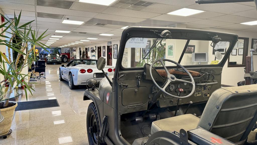 Dealership gallery photo 9