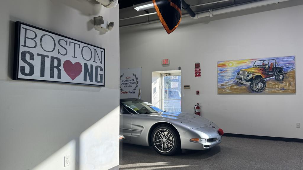 Dealership gallery photo 10