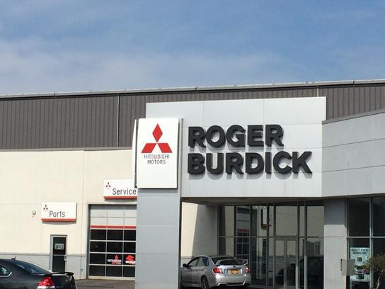 Dealership gallery photo 9