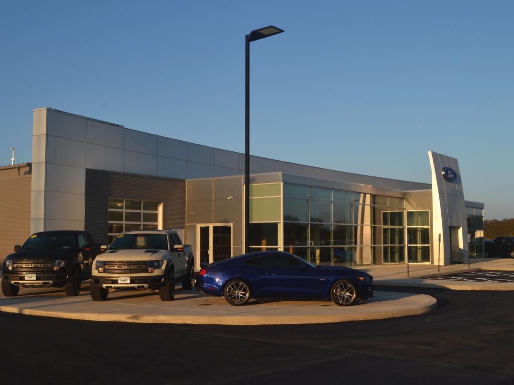 Dealership gallery photo 4