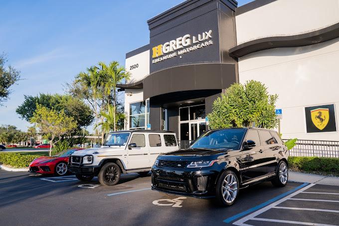 Dealership gallery photo 1