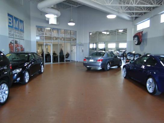 Dealership gallery photo 1