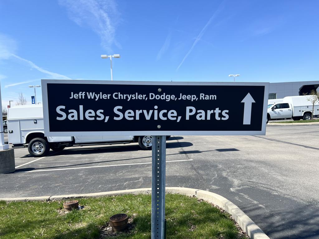 Dealership gallery photo 11