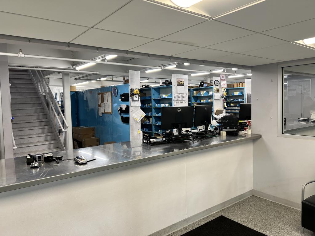 Dealership gallery photo 12