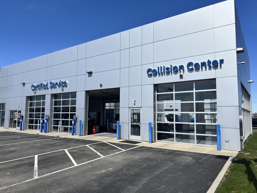 Dealership gallery photo 3