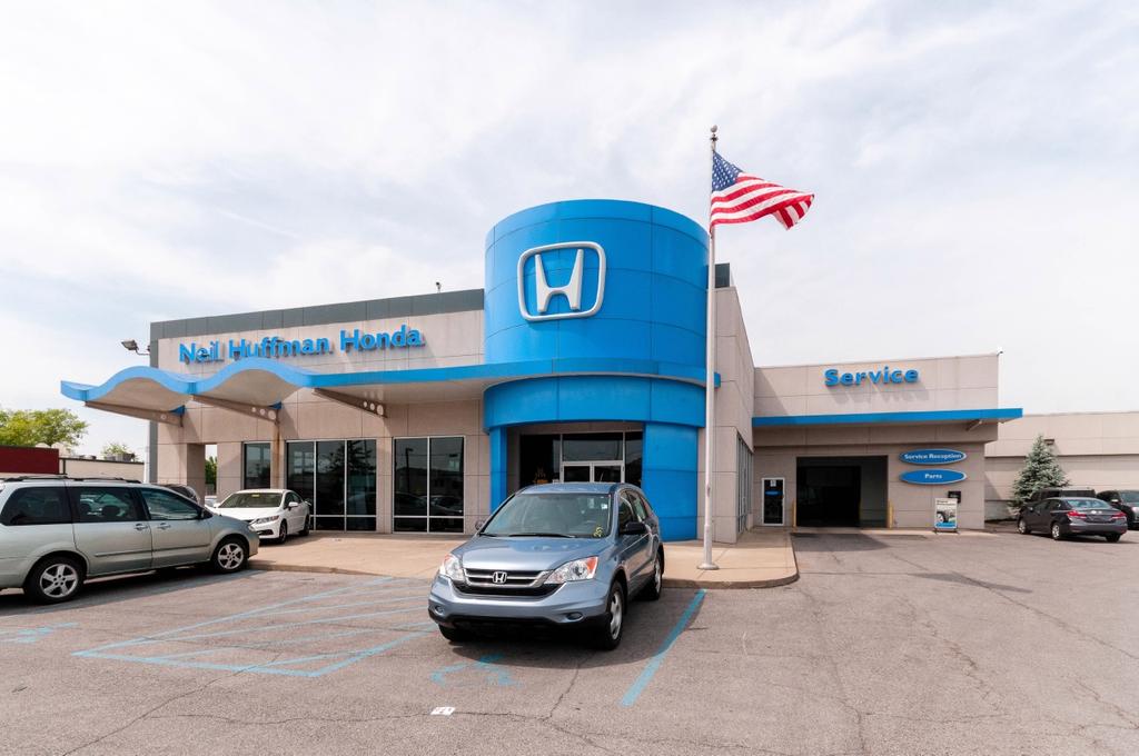 Dealership gallery photo 1