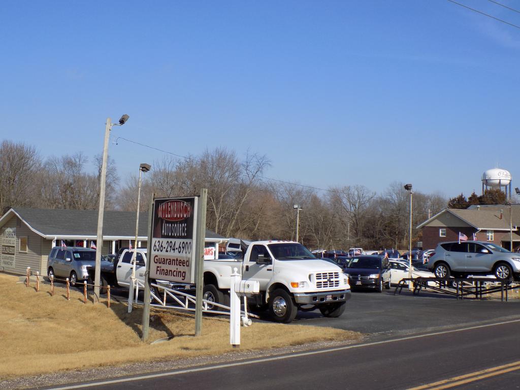 Dealership gallery photo 2