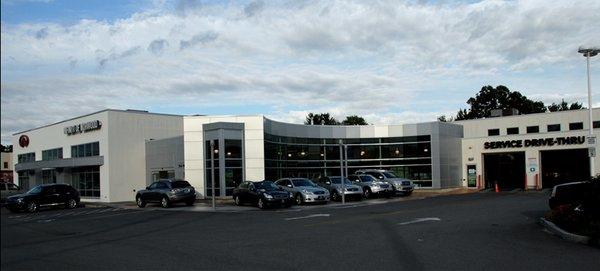 Dealership gallery photo 1