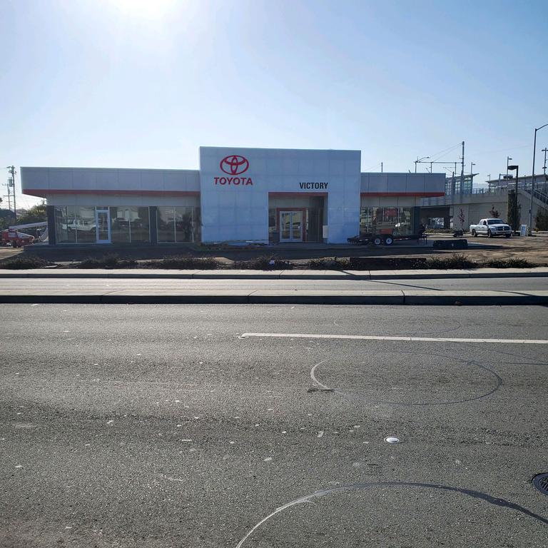 Dealership gallery photo 1