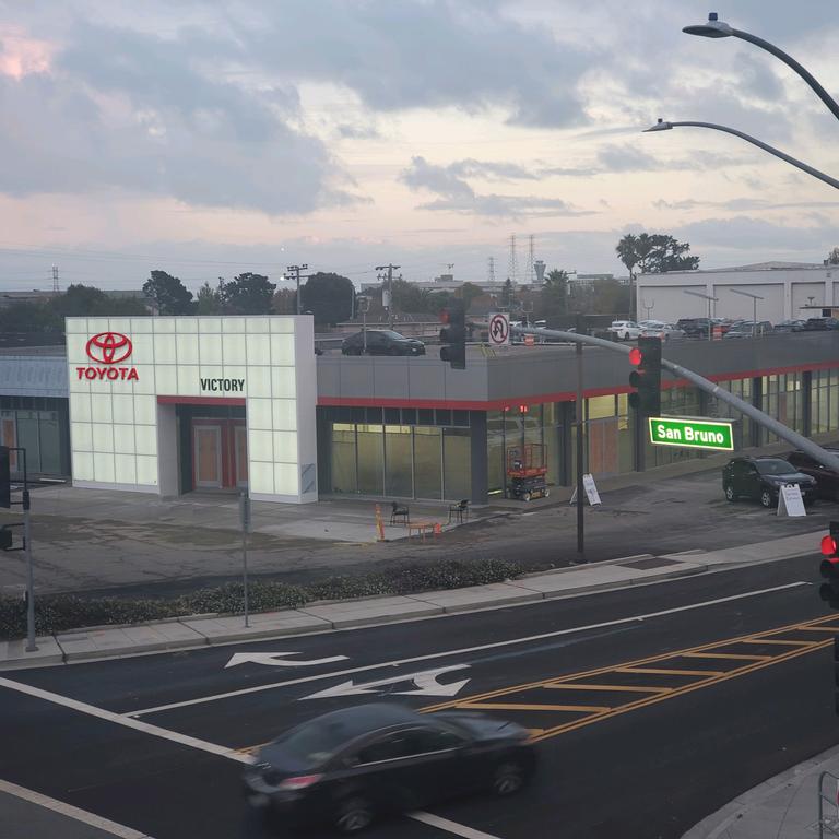 Dealership gallery photo 2