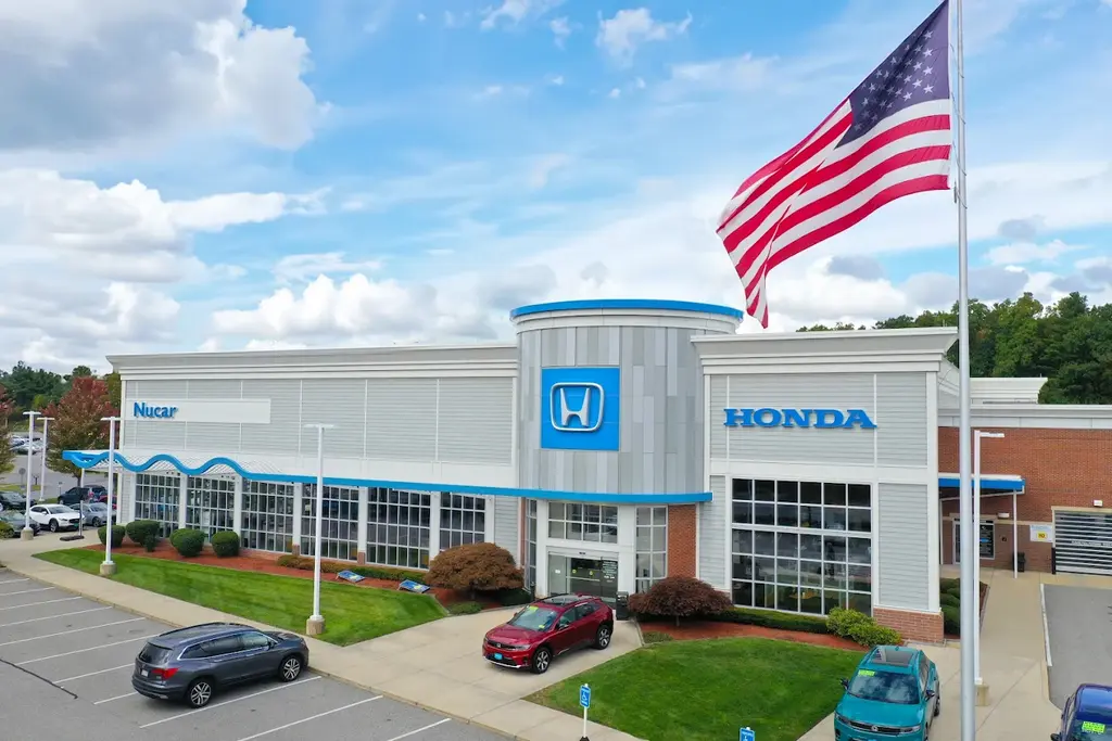 Dealership gallery photo 1