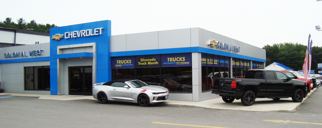 Dealership gallery photo 1