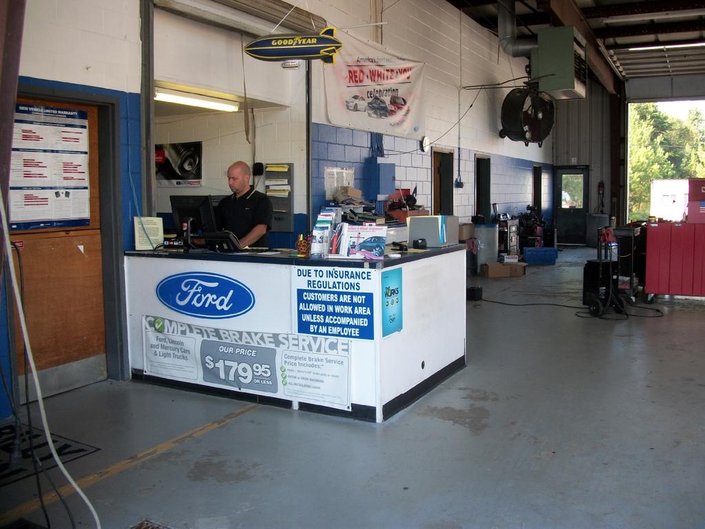 Dealership gallery photo 10