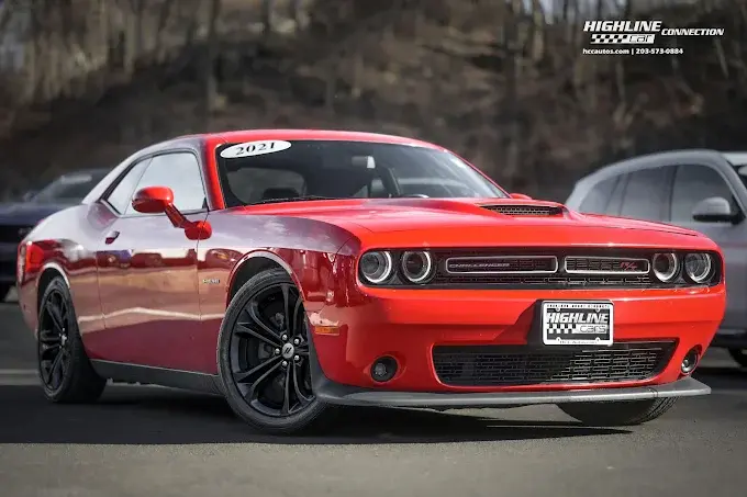 Dealership gallery photo 2