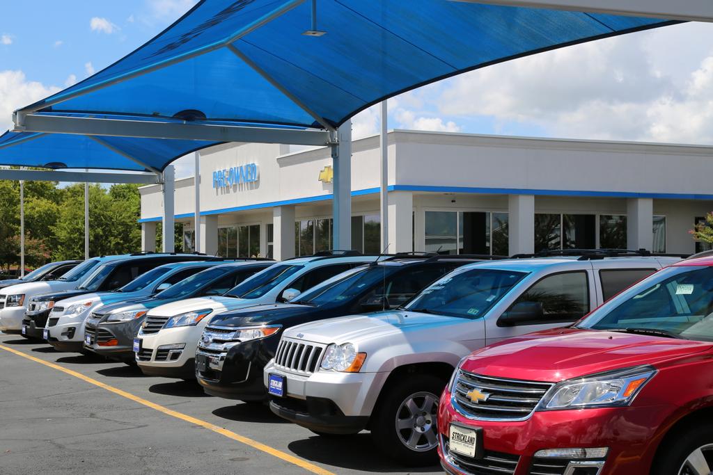 Dealership gallery photo 1