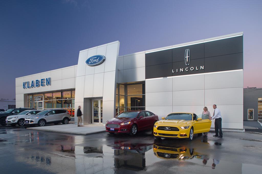 Dealership gallery photo 1
