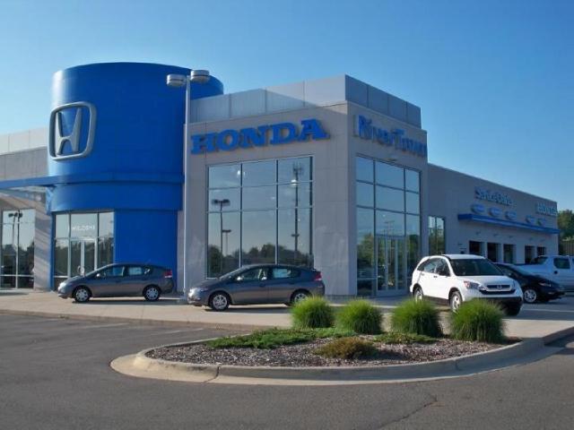 Dealership gallery photo 1