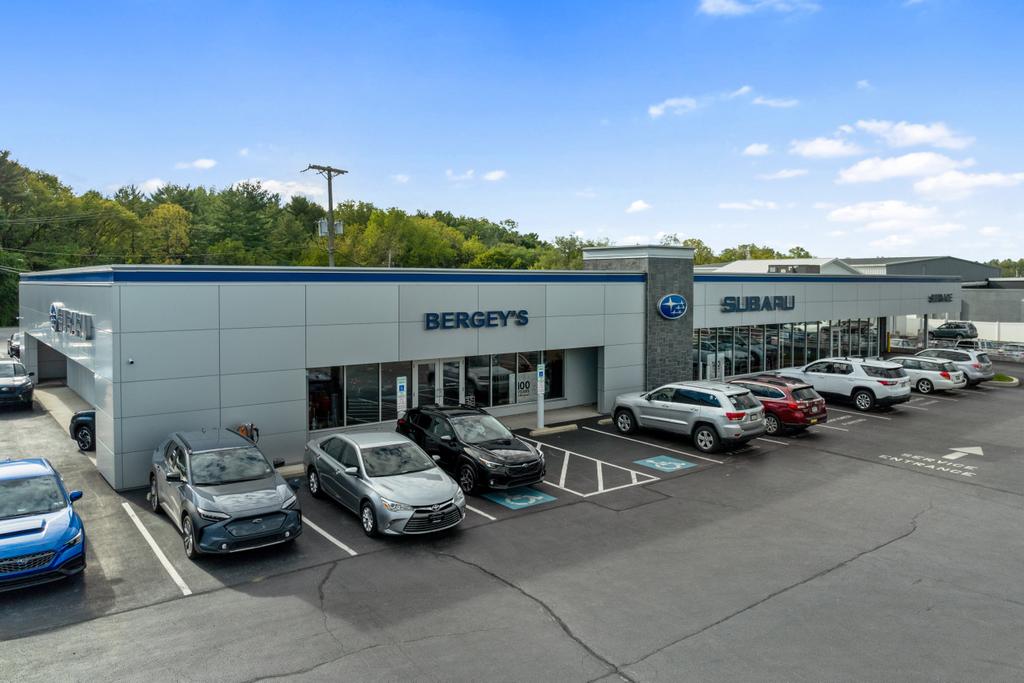 Dealership gallery photo 1
