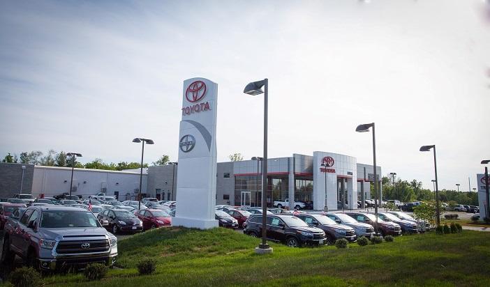 Dealership gallery photo 1