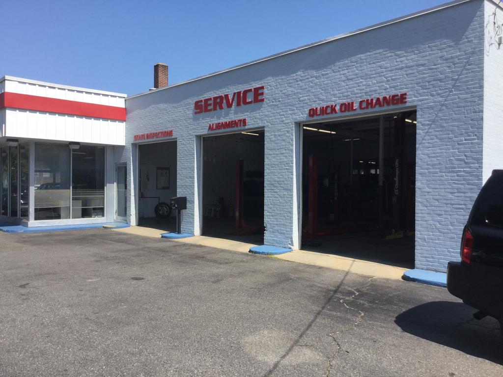 Dealership gallery photo 3