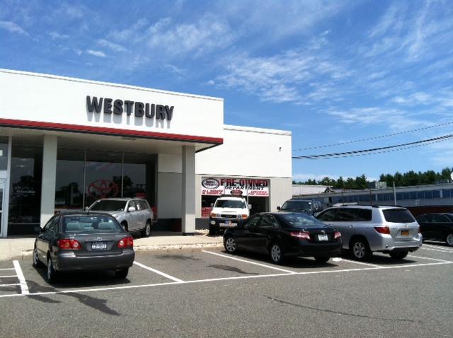 Dealership gallery photo 1