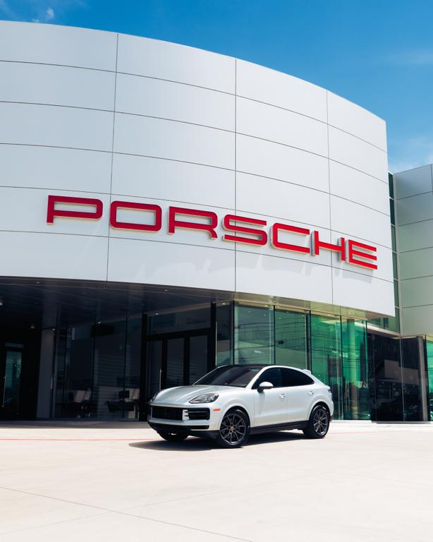 Dealership gallery photo 1