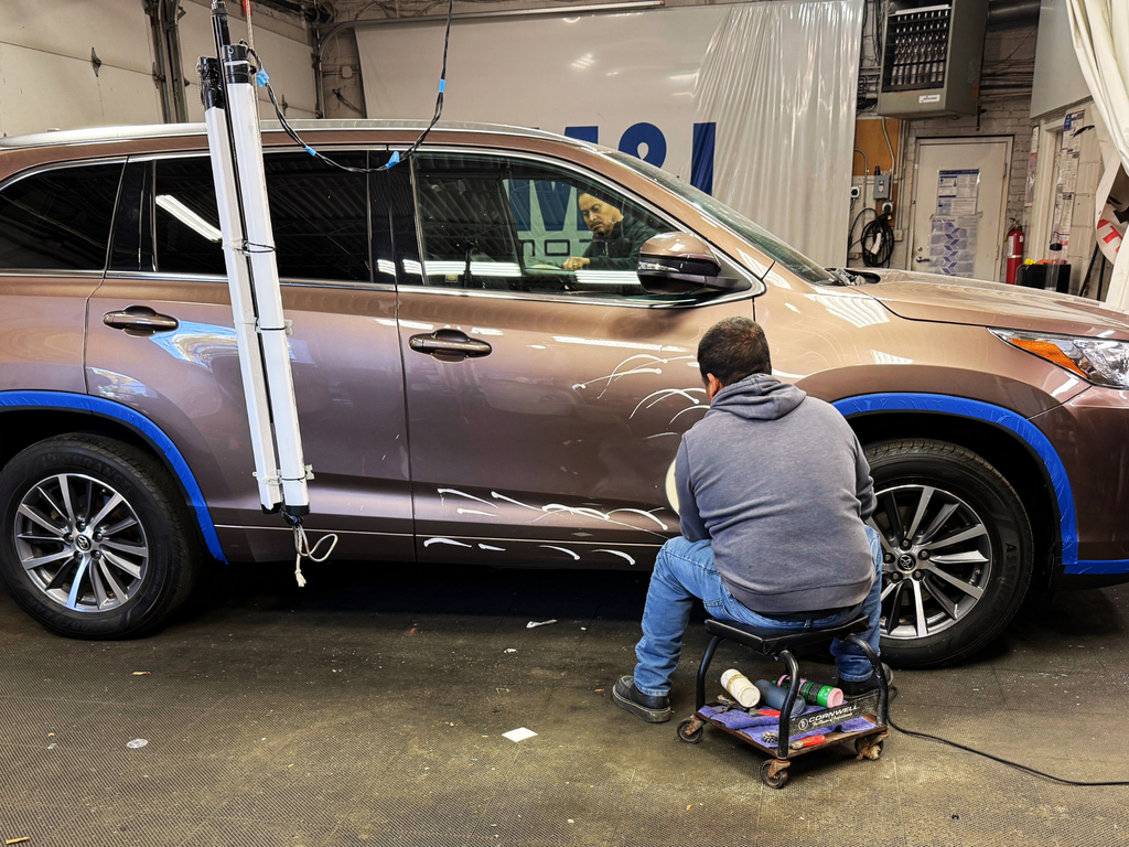 Dealership gallery photo 8