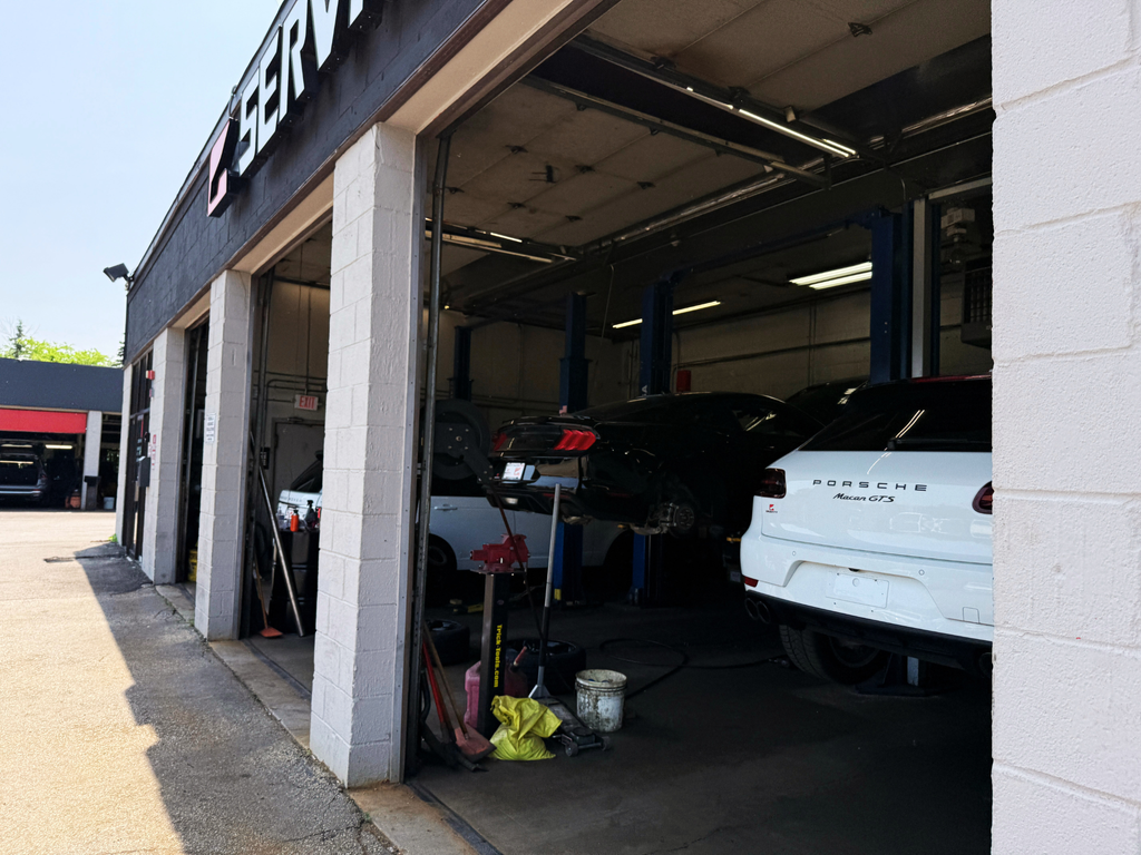 Dealership gallery photo 9