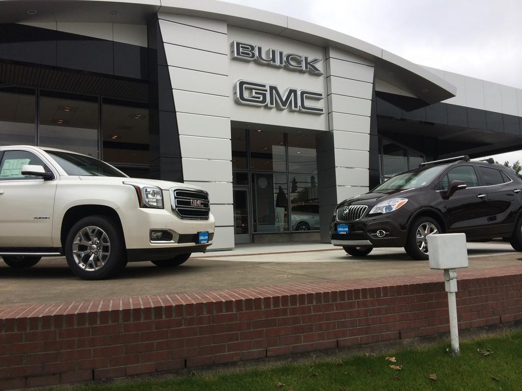 Dealership gallery photo 1