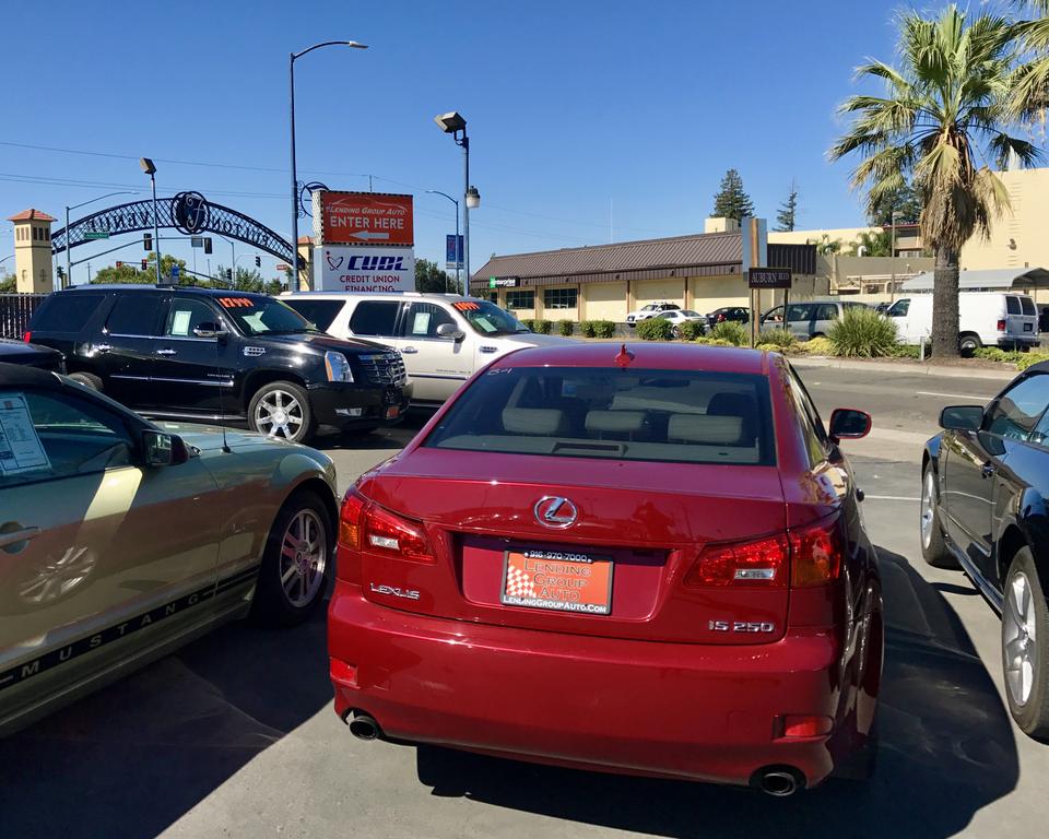 Dealership gallery photo 7