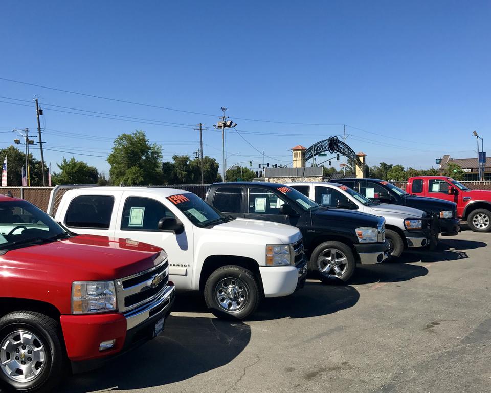 Dealership gallery photo 5