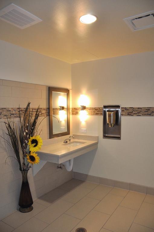 Dealership gallery photo 10