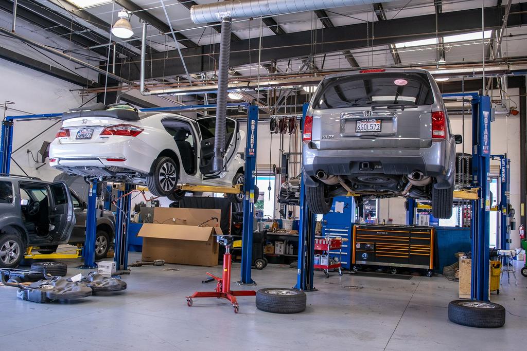 Dealership gallery photo 8