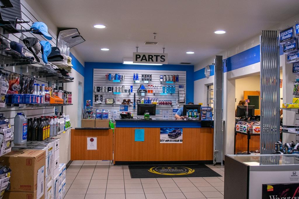 Dealership gallery photo 7