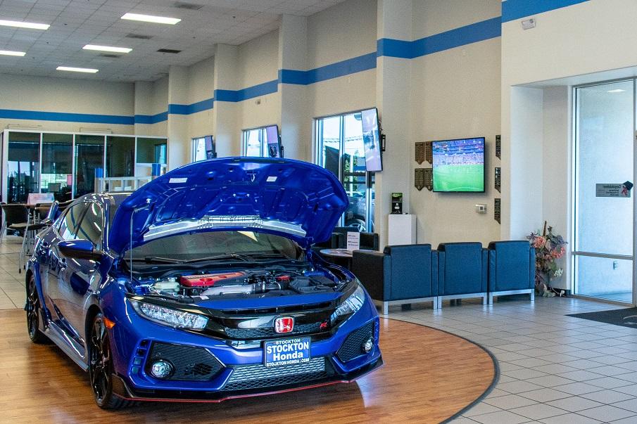 Dealership gallery photo 5