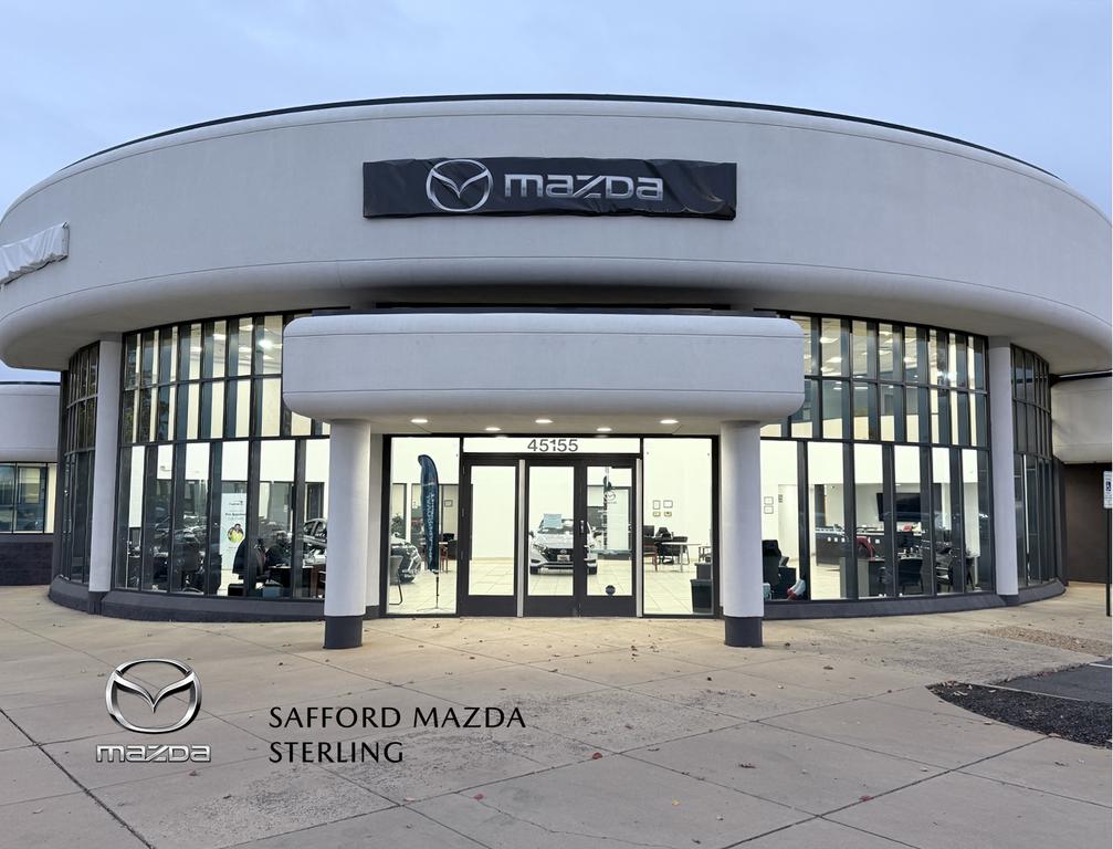 Dealership gallery photo 1