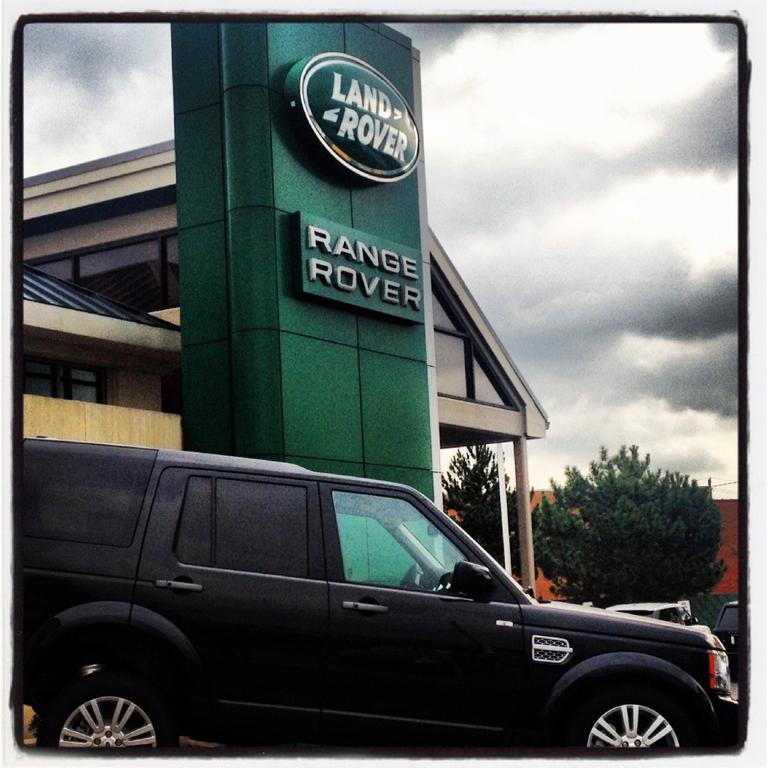 Dealership gallery photo 1