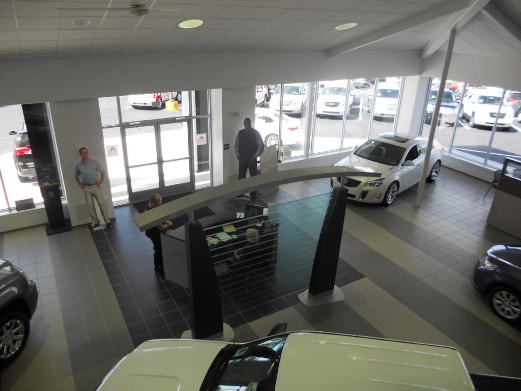 Dealership gallery photo 9