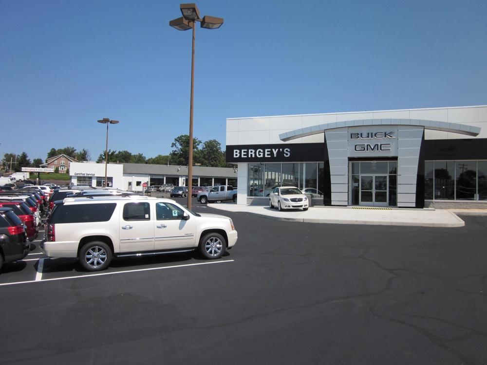 Dealership gallery photo 4