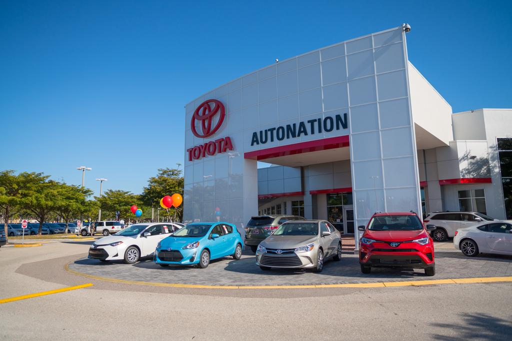 Dealership gallery photo 2