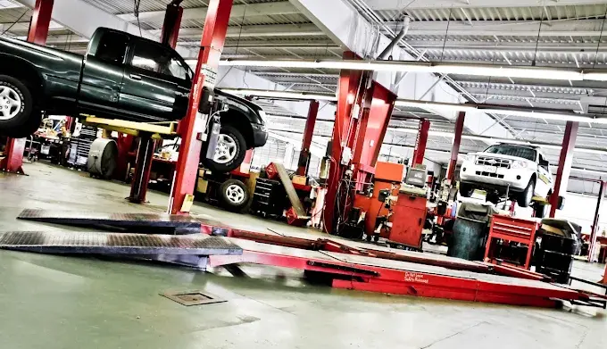 Dealership gallery photo 4