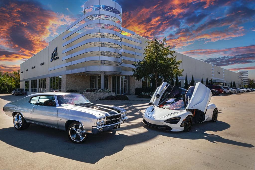 Dealership gallery photo 1