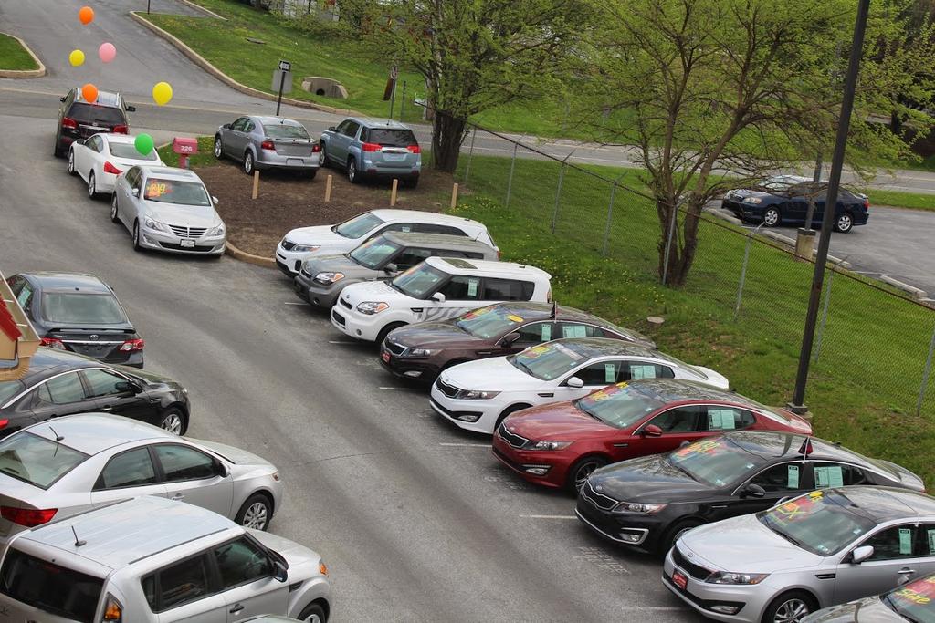 Dealership gallery photo 4