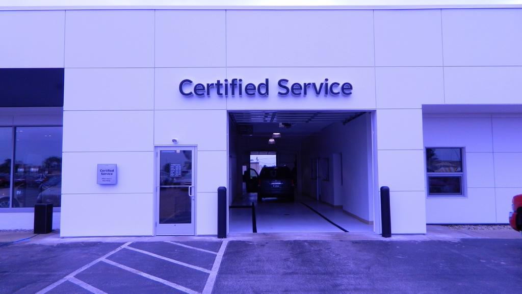 Dealership gallery photo 6